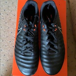 Women’s soccer cleats